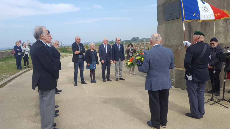 EB Hommage au Mémorial des marins morts pour la France