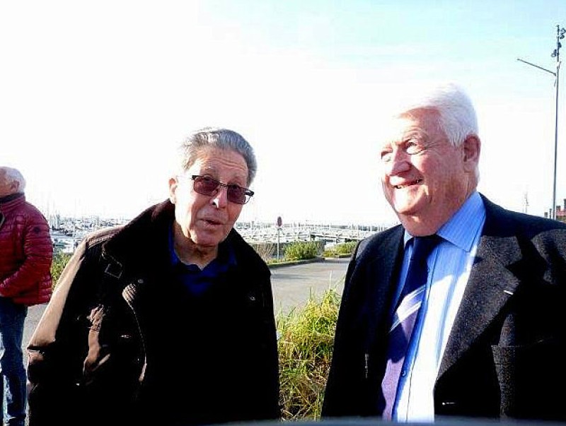 DR : Hervé Grall en conversation avec Michel Glémarec Océanographe chercheur spécialiste de l'exploration des grands fonds et de l'écologie marine. Il a formé plusieurs générations de chercheurs à l'UBO.
