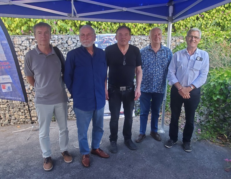 © Christophe Moqueur : Membres de la section du Mérite Maritime Finistère avec son président Joël Ruz, le président honoraire et ancien vice-président de la fédération nationale du Mérite Maritime Christian Wozniak, Jean François Tanneau trésorier adjoint, Eric Berthou, webmaster de la section du Mérite Maritime29 et l'amiral, Frédéric Maurice.