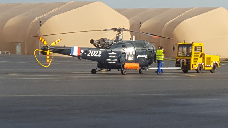 EB Parure anniversaire 1962-2022 de l'Alouette III sur le tarmac de la BAN de Lanvéoc.