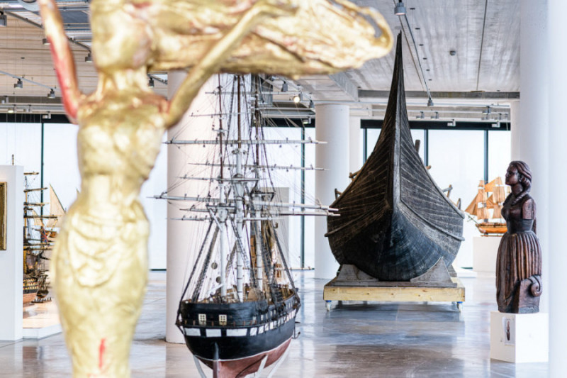 Photos Musée Mer Marine - l’authentique bateau Lune côtoie divers objets remarquables 