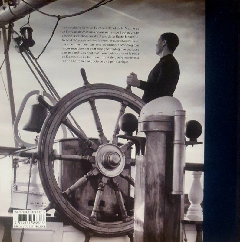 © Photo Ewan Lebourdais : Dernière de couverture du livre Marine(s) aux éditions Ouest-France