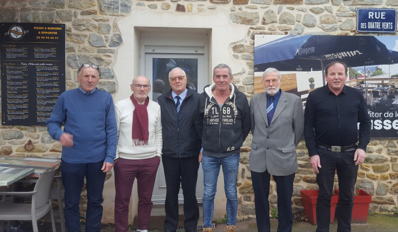 DR  Réunion de secteur du Mérite Maritime 29, le 27 janvier 2024 à Camaret. Photo : De gauche à droite : Jean-Luc Person, délégué de secteur, Claude Laurent, vice-président, José Davaïc, SDIS 29 et mairie de Camaret, Joël Ruz, président de la section Finistère de la fédération nationale du Mérite Maritime, Christian Wozniak, vice-président de la Fédération nationale du Mérite Maritime et président d'honneur de la section Finistère, Eric Berthou, Webmaster de la section Finistère de la fédération nationale du Mérite Maritime.