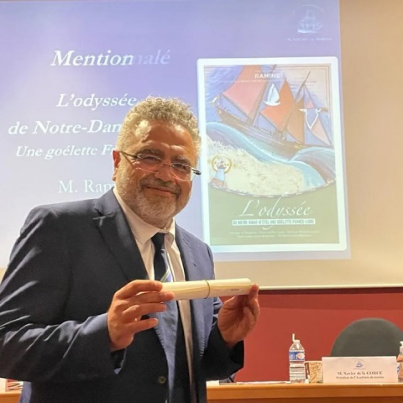 Ramine a reçu une mention de l’Académie de Marine à Paris, pour son ouvrage : « L’odyssée de Notre-Dame D’Etel, une goëlette France-Libre paru en auto-édition en janvier 2021.